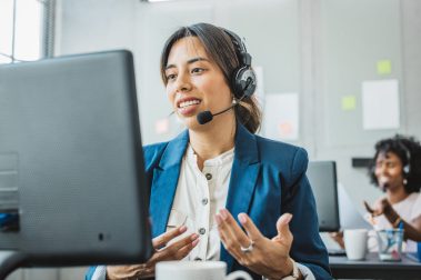 Employee-agent-headset-8