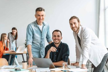 businesspeople-meeting-at-office-working_WEB